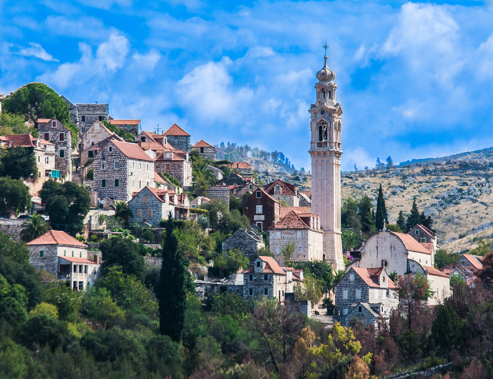 Brač hrvatski Vuhan? Rodbina pohrlila za nasledstvom vremešnog mornara